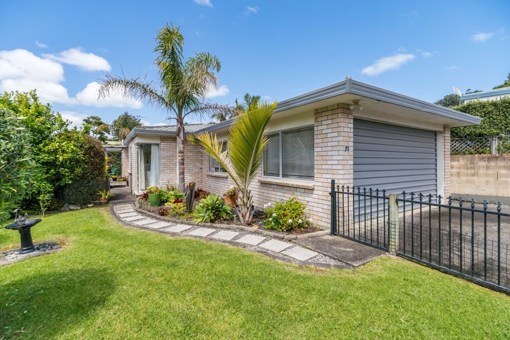 7D Shadon Place, Stanmore Bay Auckland 0932 Sharon Maxwell